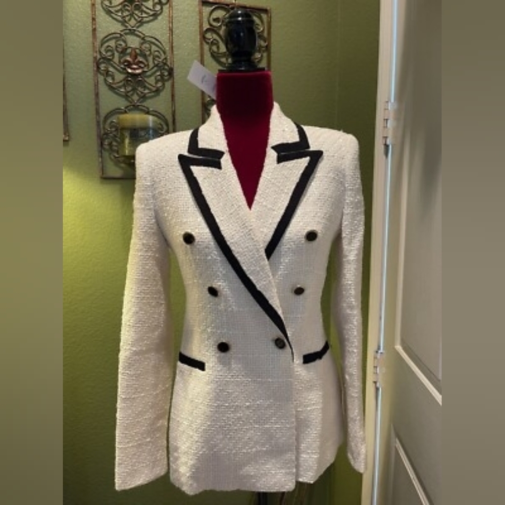 Elegant White Double-Breasted Women's Blazer